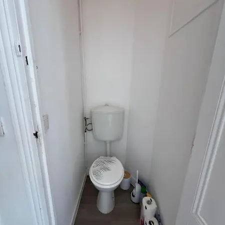 Apartment A 50m De La *