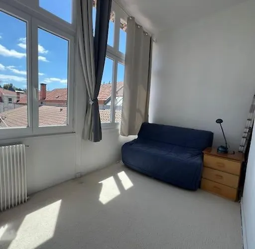 A 50m De La Apartament *